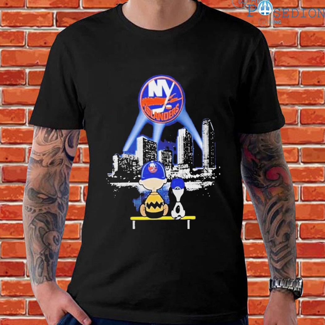 Official Charlie brown and Snoopy dog watching city news york islanders T-shirt