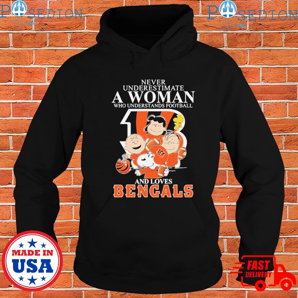 Never underestimate a woman who understands Football and loves cincinnatI  bengals mix Snoopy Peanuts T-shirt, hoodie, sweater, long sleeve and tank  top